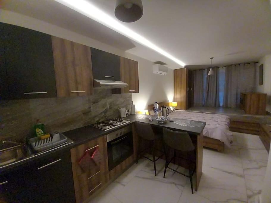Gudja Brand New 1 Bedroom Studio Flat מראה חיצוני תמונה